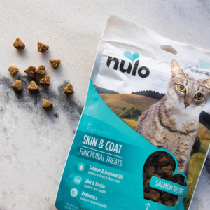 Nulo Functional Grain-Free Skin & Coat Salmon Cat treats, 4 oz - Mutts & Co.
